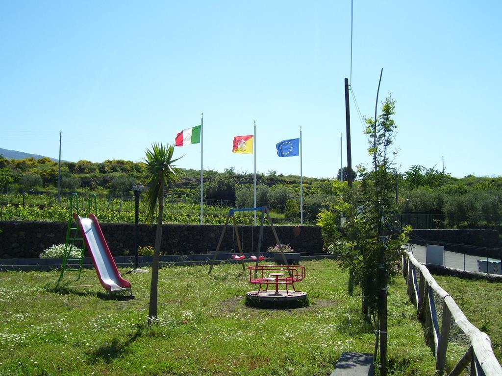 Etna Wine Azienda Agrituristica Passopisciaro Dış mekan fotoğraf